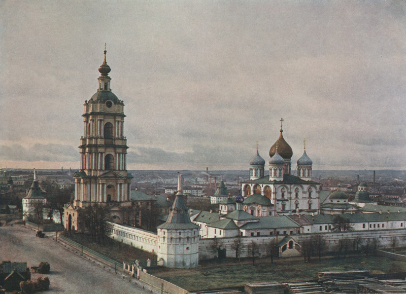 С. М. Прокудин-Горский. Новоспасский мужской монастырь в Москве. Преображенский собор (справа) и монастырская колокольня (слева). С. М. Прокудин-Горский. Новоспасский мужской монастырь в Москве. Преображенский собор (справа) и монастырская колокольня (слева).