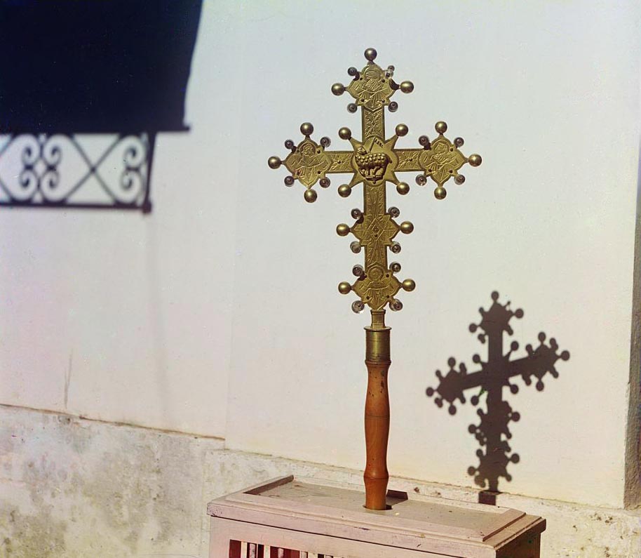 С. М. Прокудин-Горский. Обратная сторона креста в Бородинской церкви. 1911 год