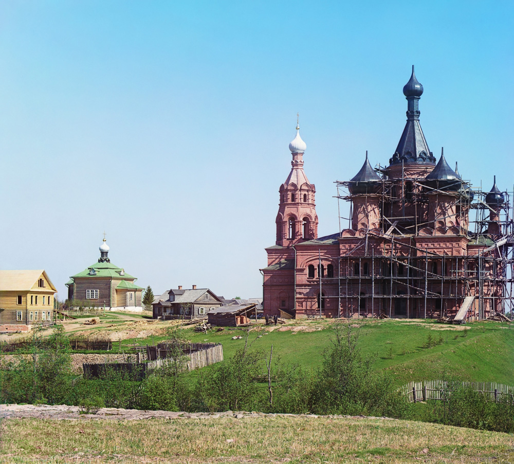 С. М. Прокудин-Горский. Волговерховский женск. монаст. Строющийся храм Преображения Господня. Деревянный храм во имя Св. Николая Чудотворца в память 17 октября. Май 1910 года С. М. Прокудин-Горский. Волговерховский женск. монаст. Строющийся храм Преображения Господня. Деревянный храм во имя Св. Николая Чудотворца в память 17 октября. Май 1910 года