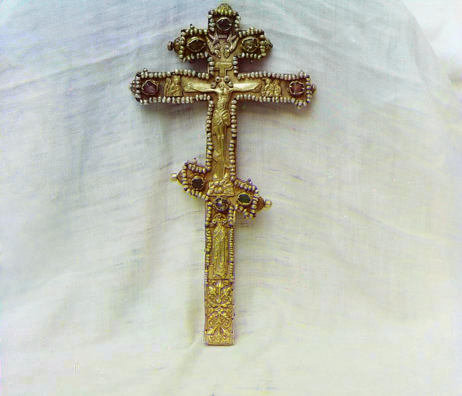 С. М. Прокудин-Горский. Крест с изображением Священномуч. Ипатия. В ризнице Ипатьевского монастыря. 1911 год
