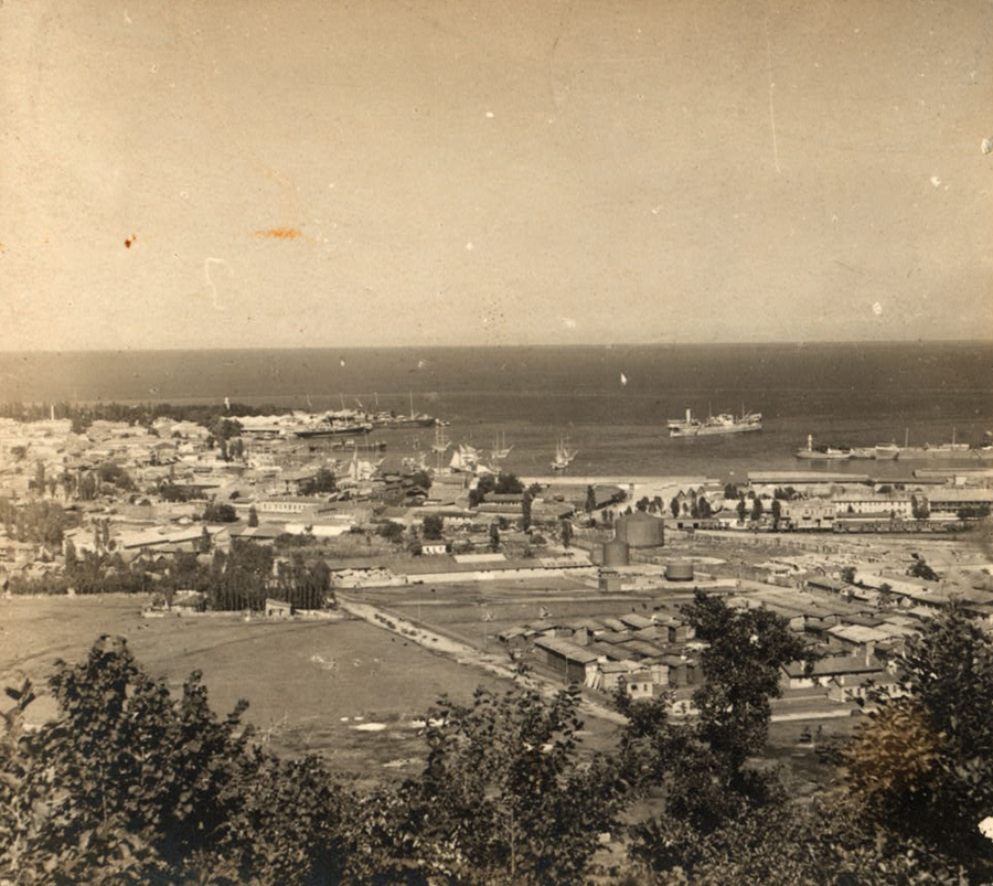С. М. Прокудин-Горский. Батум. Общий вид с бухтой с форта II. 1912 г.